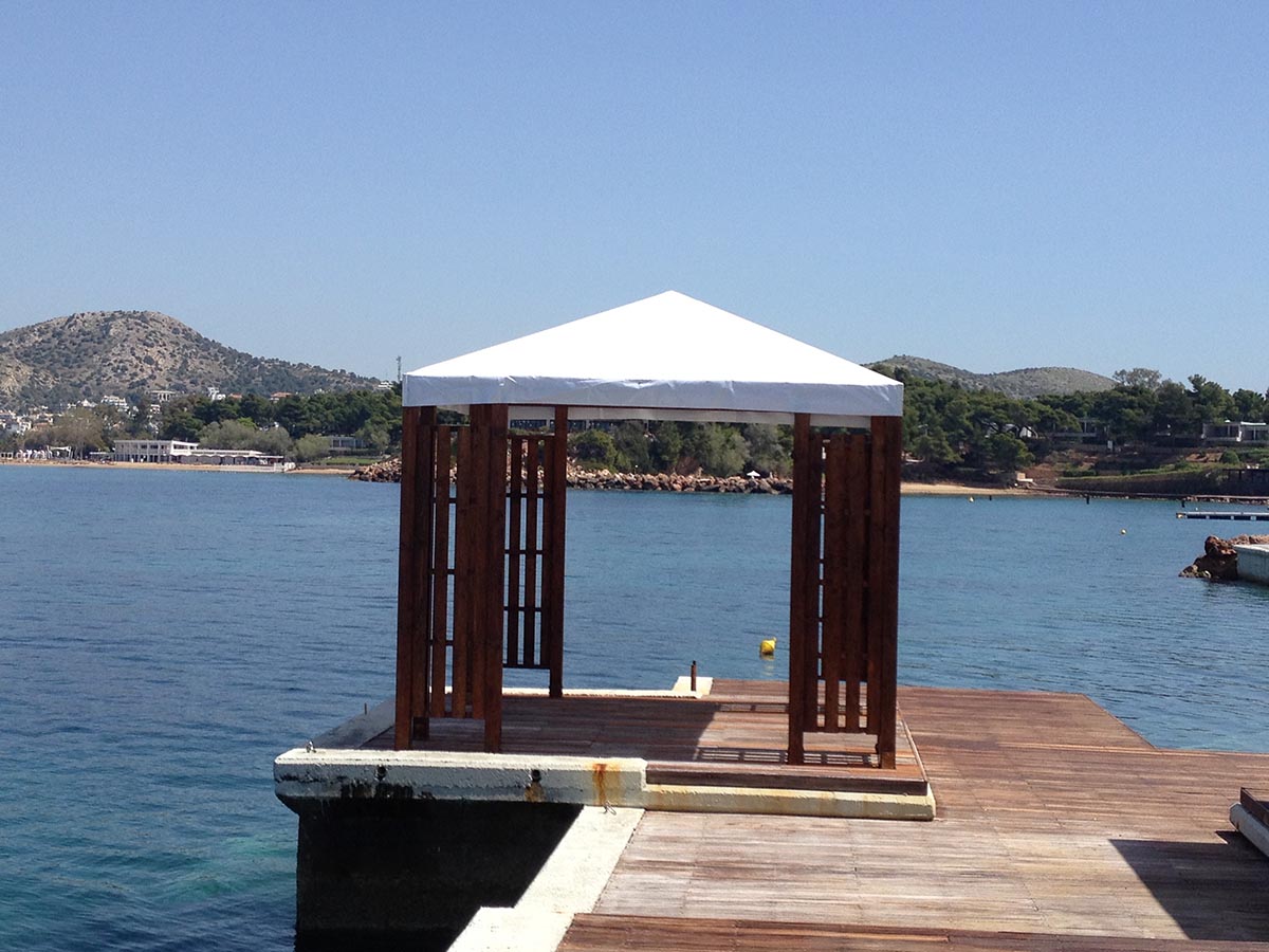 Ξύλο κατασκευή και με πλαστικό pvc τύπου cazzebo στον Αστέρα Βουλιαγμένης